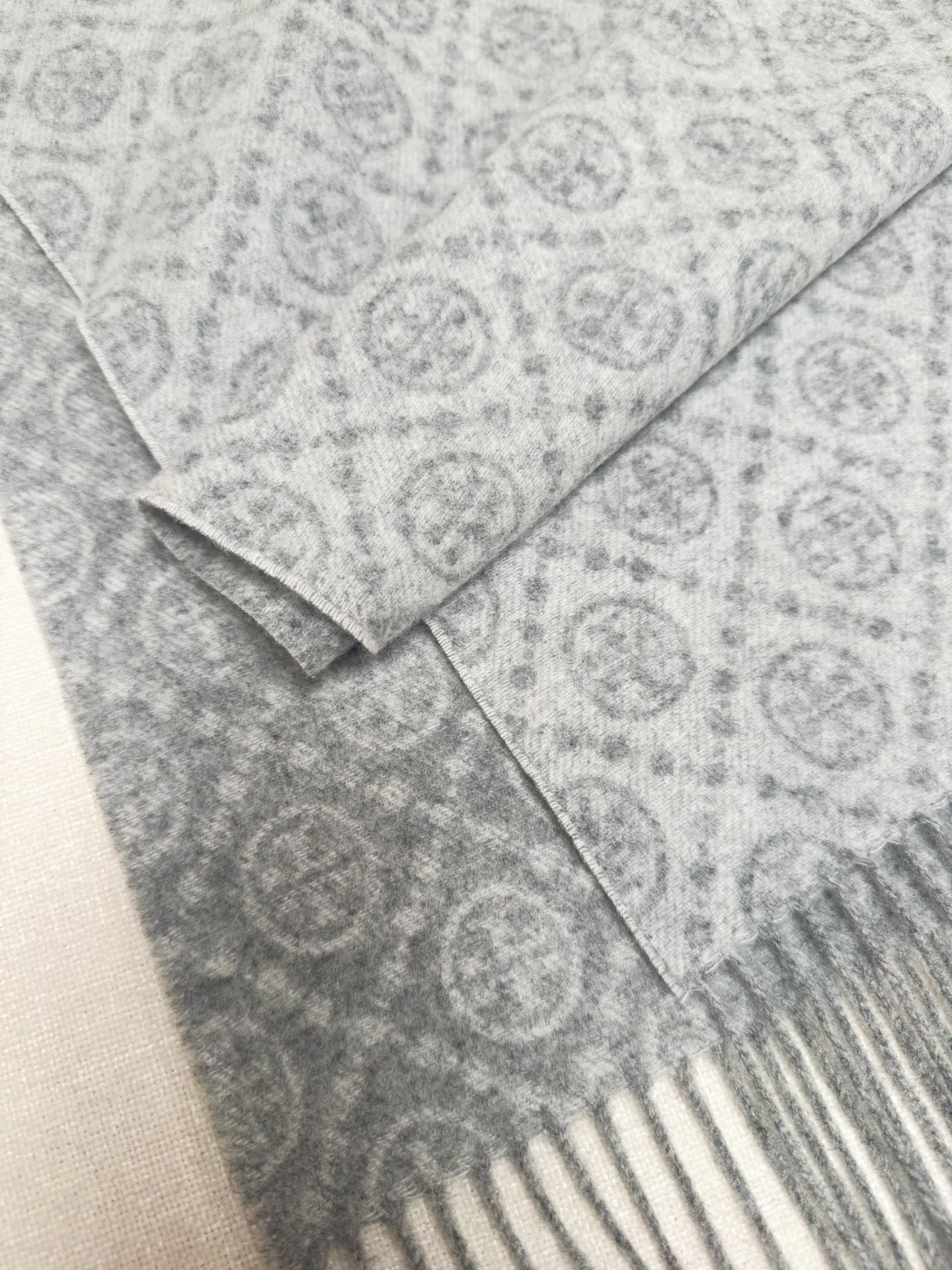 Шарфы Tory Burch 17991996