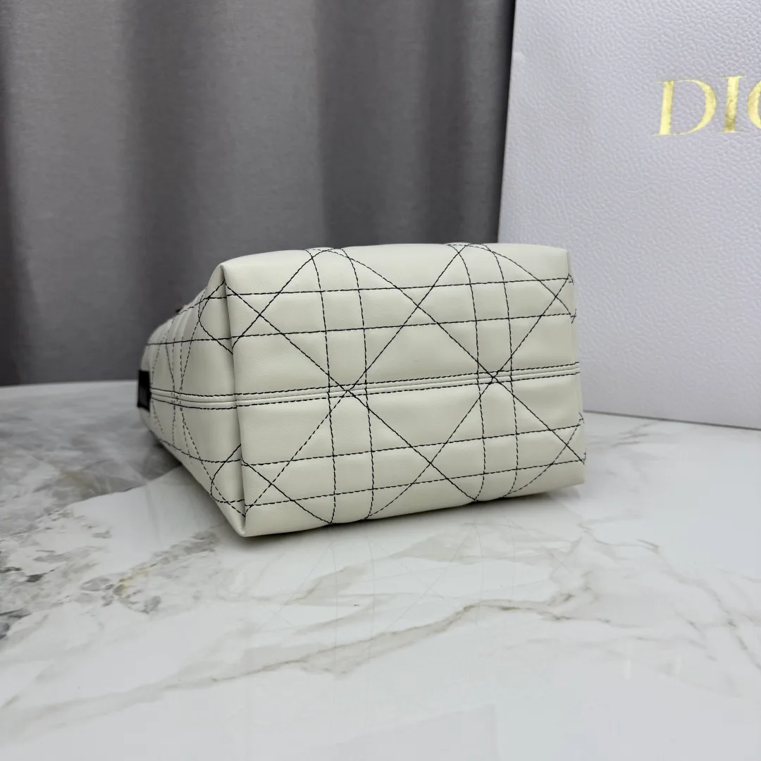 Классические Сумки Женские Christian Dior 11905699