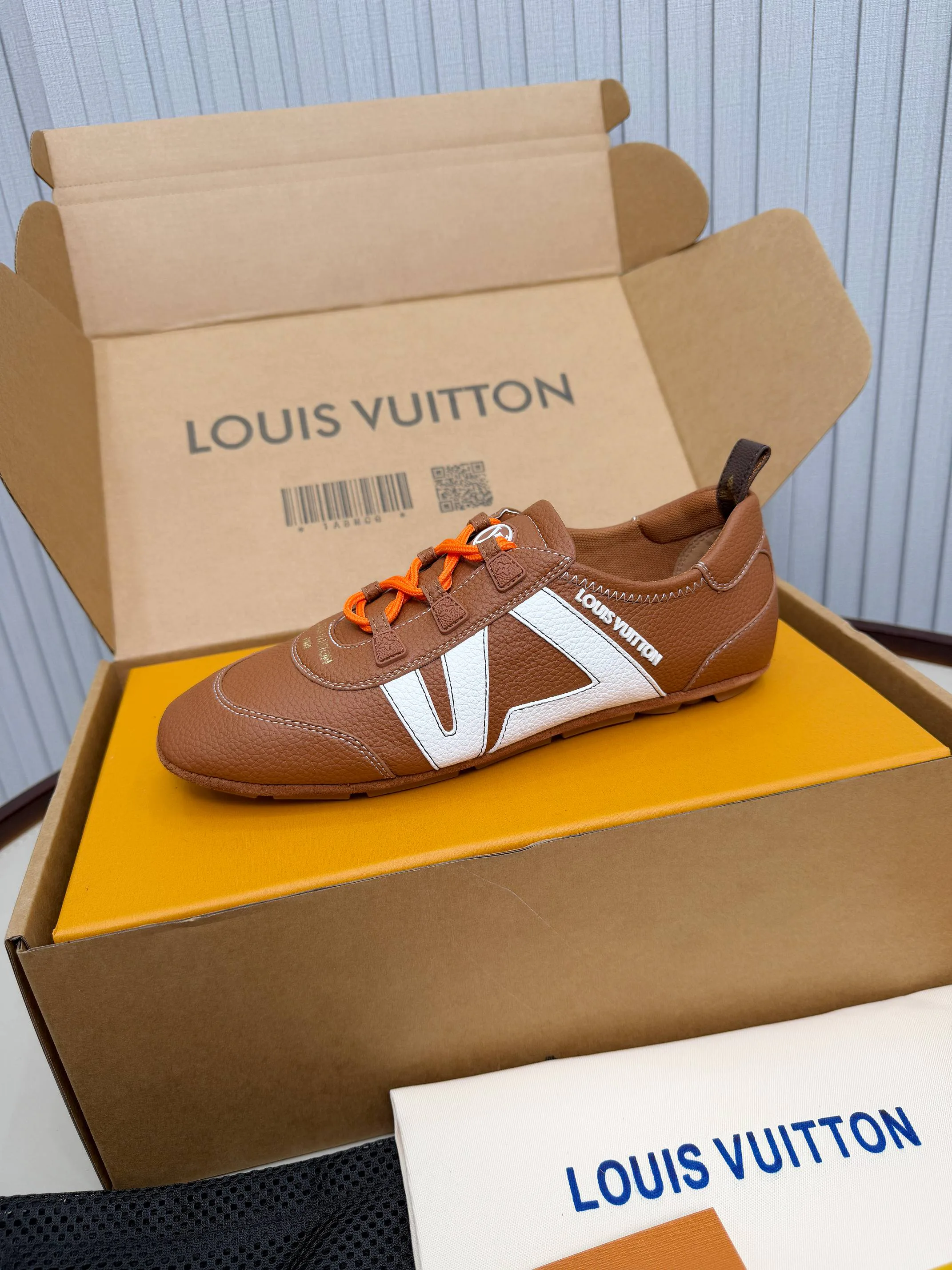Кроссовки Женские Louis Vuitton 11517907