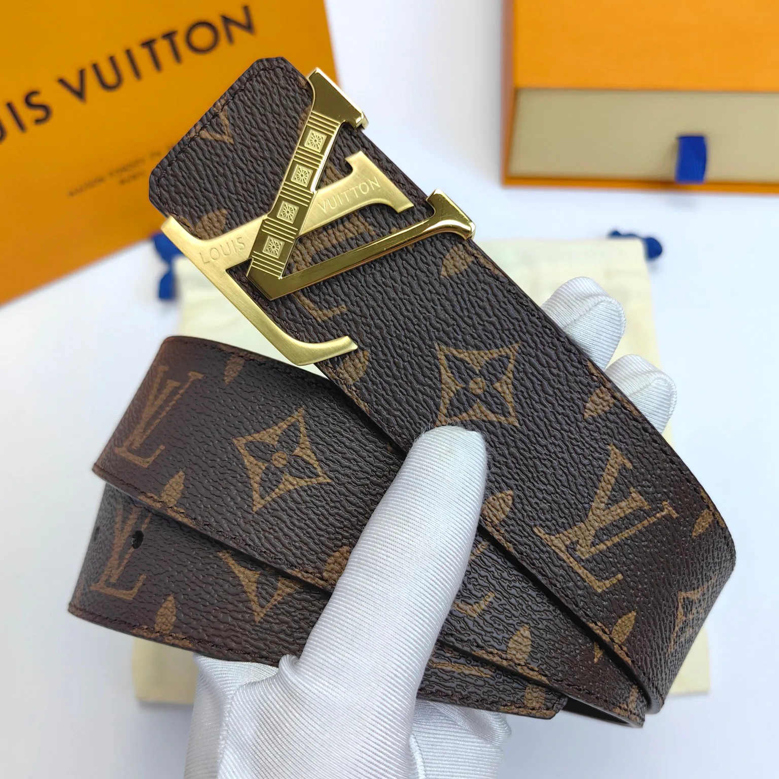 Ремни Louis Vuitton 724084