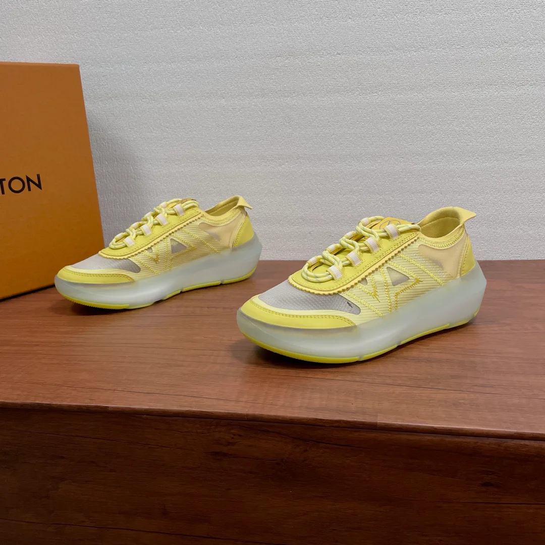 Кроссовки Женские Louis Vuitton 17542555