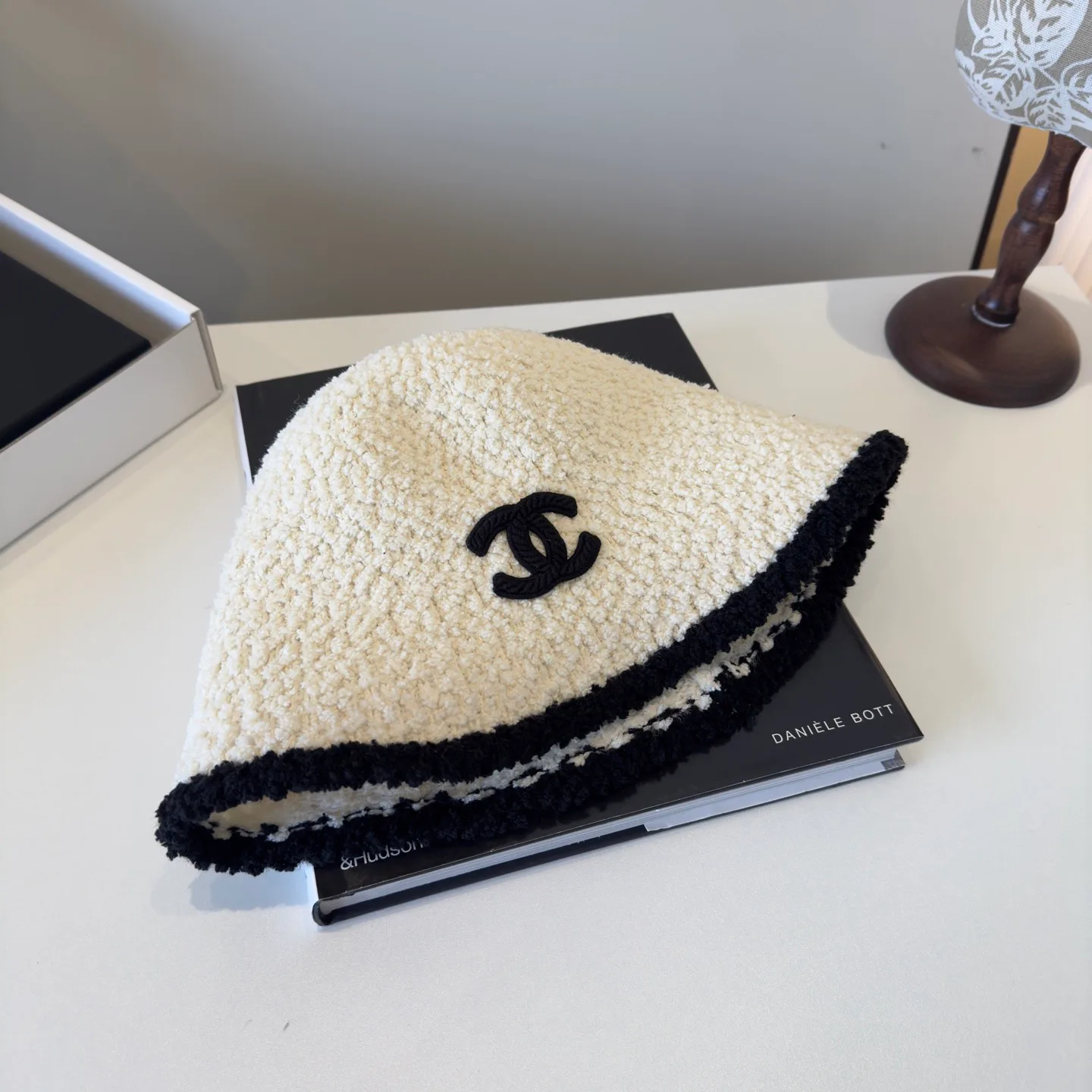 Головные Уборы Chanel 240577