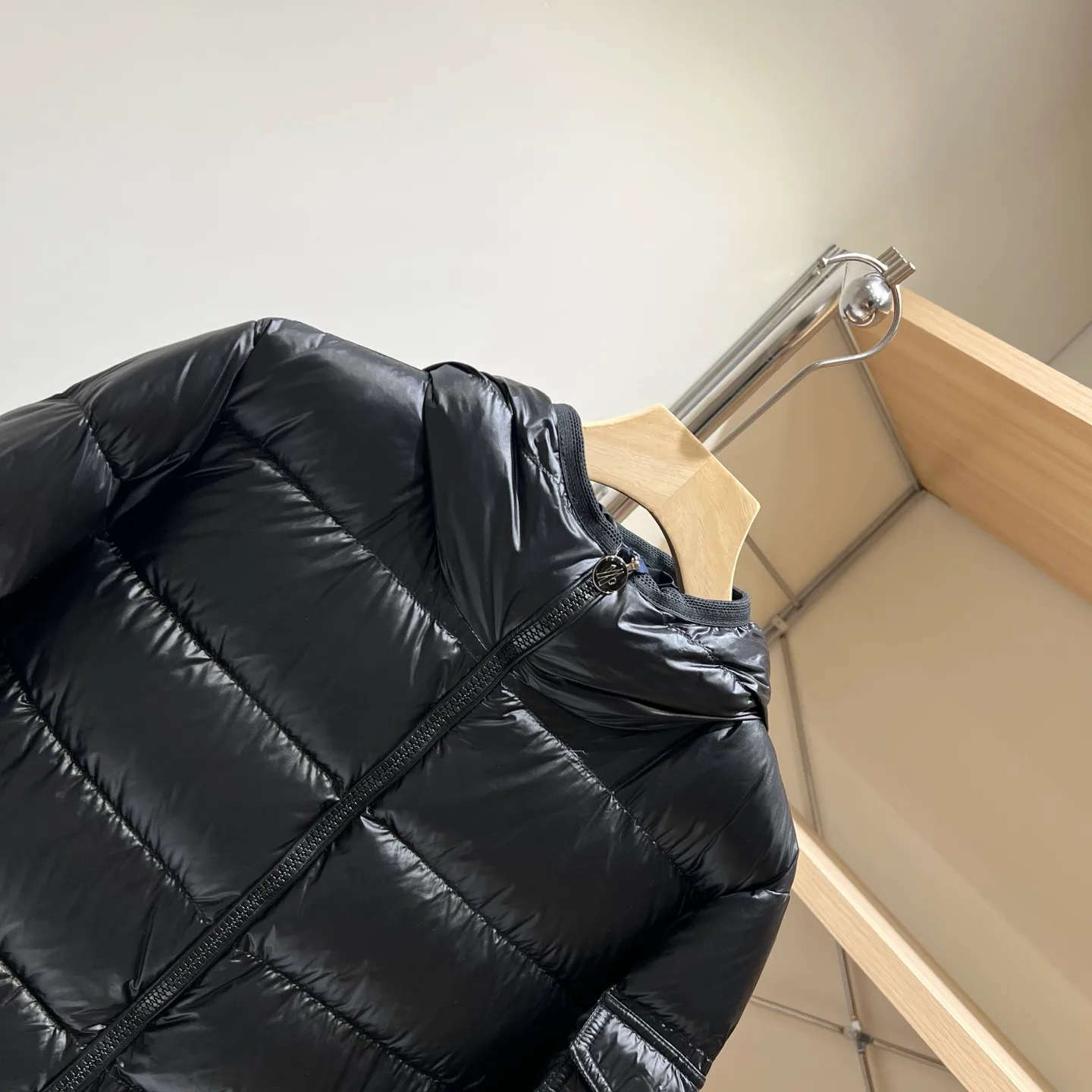 Куртки И Пуховики Женские Moncler 18032036
