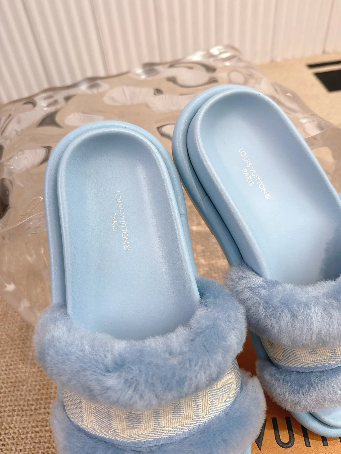 Шлепанцы Женские Louis Vuitton 53349