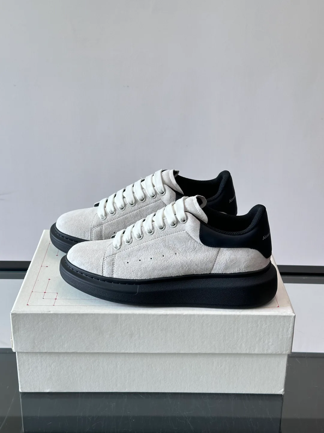 Кроссовки Женские Alexander Mcqueen 17447549