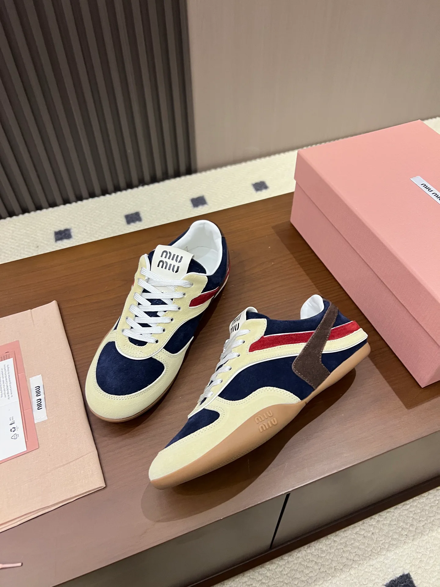 Кроссовки Женские Miu Miu 19044315