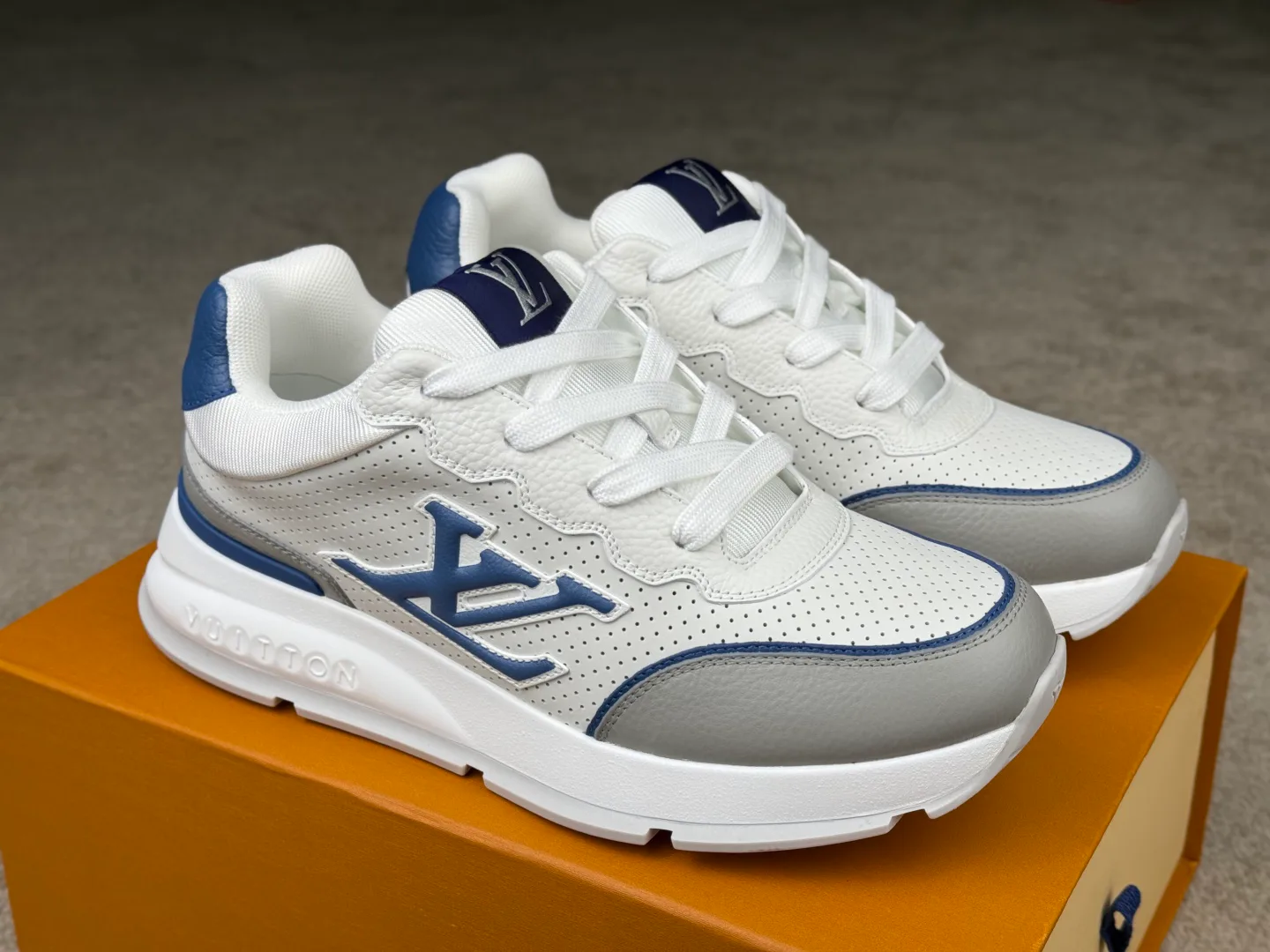 Кроссовки Женские Louis Vuitton 205388