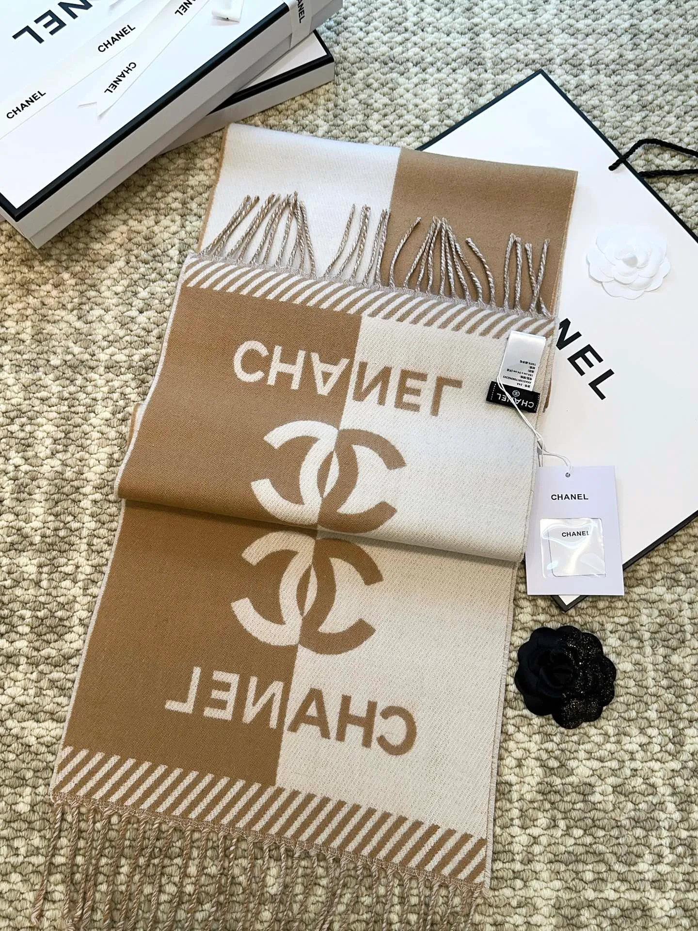 Шарфы Chanel 18627408