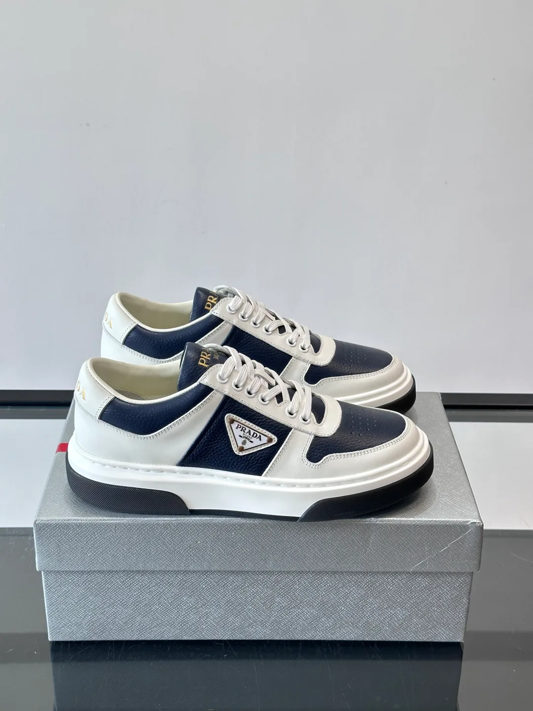 Кроссовки Мужские Prada 241807