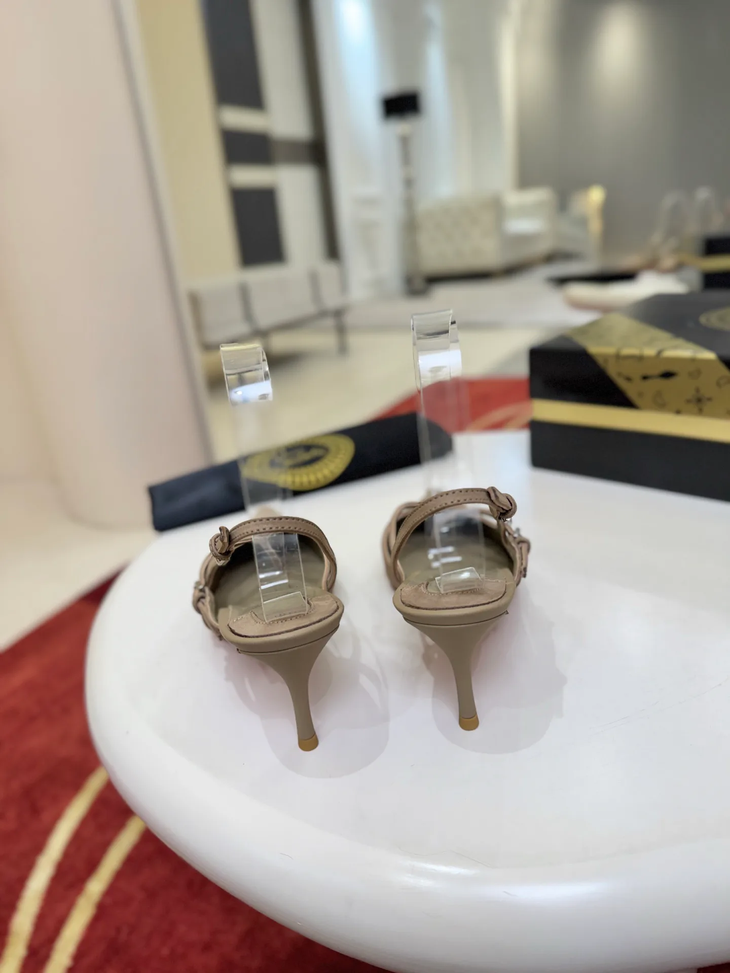 Туфли Женские Christian Louboutin 18821442