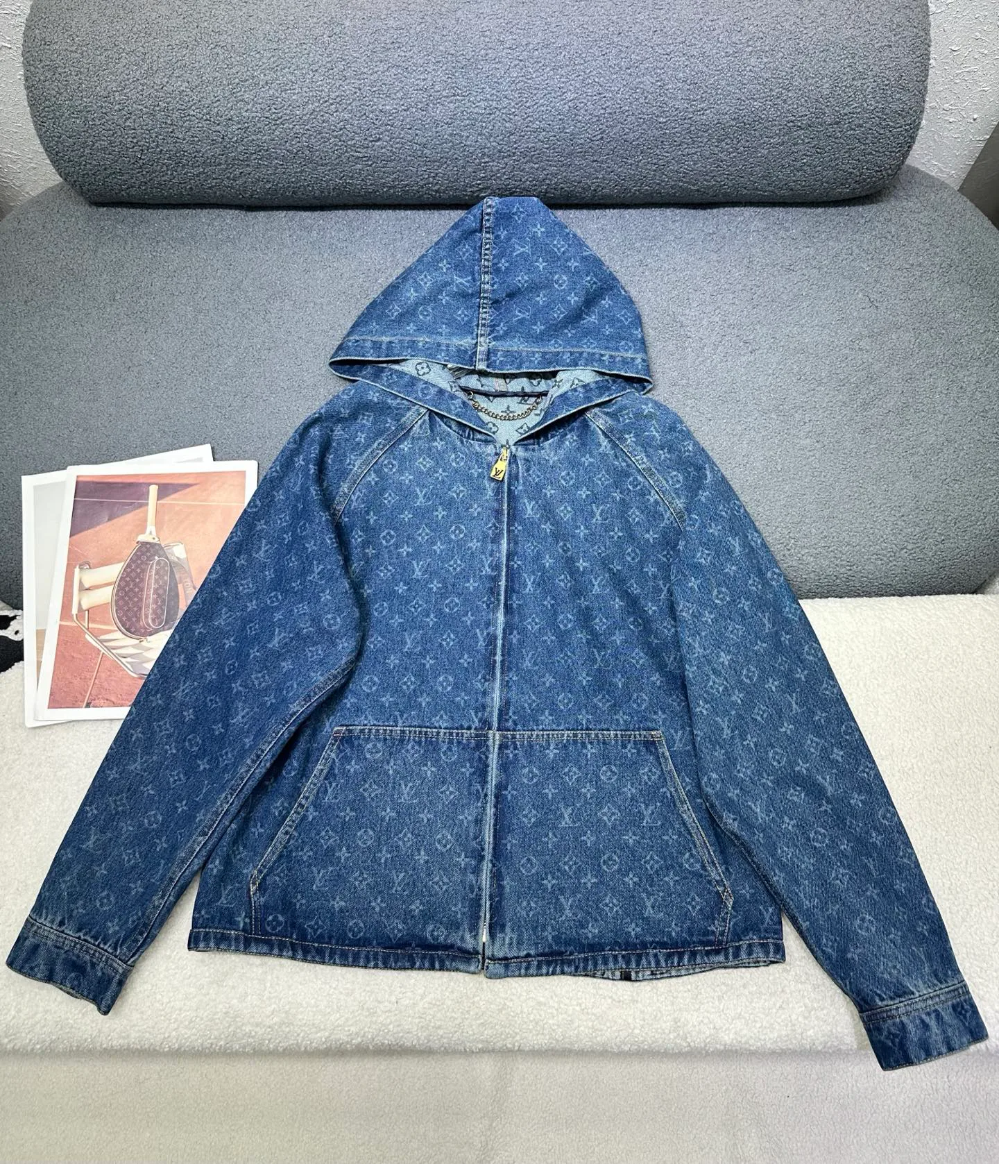 Куртки И Пуховики Женские Louis Vuitton 18483794
