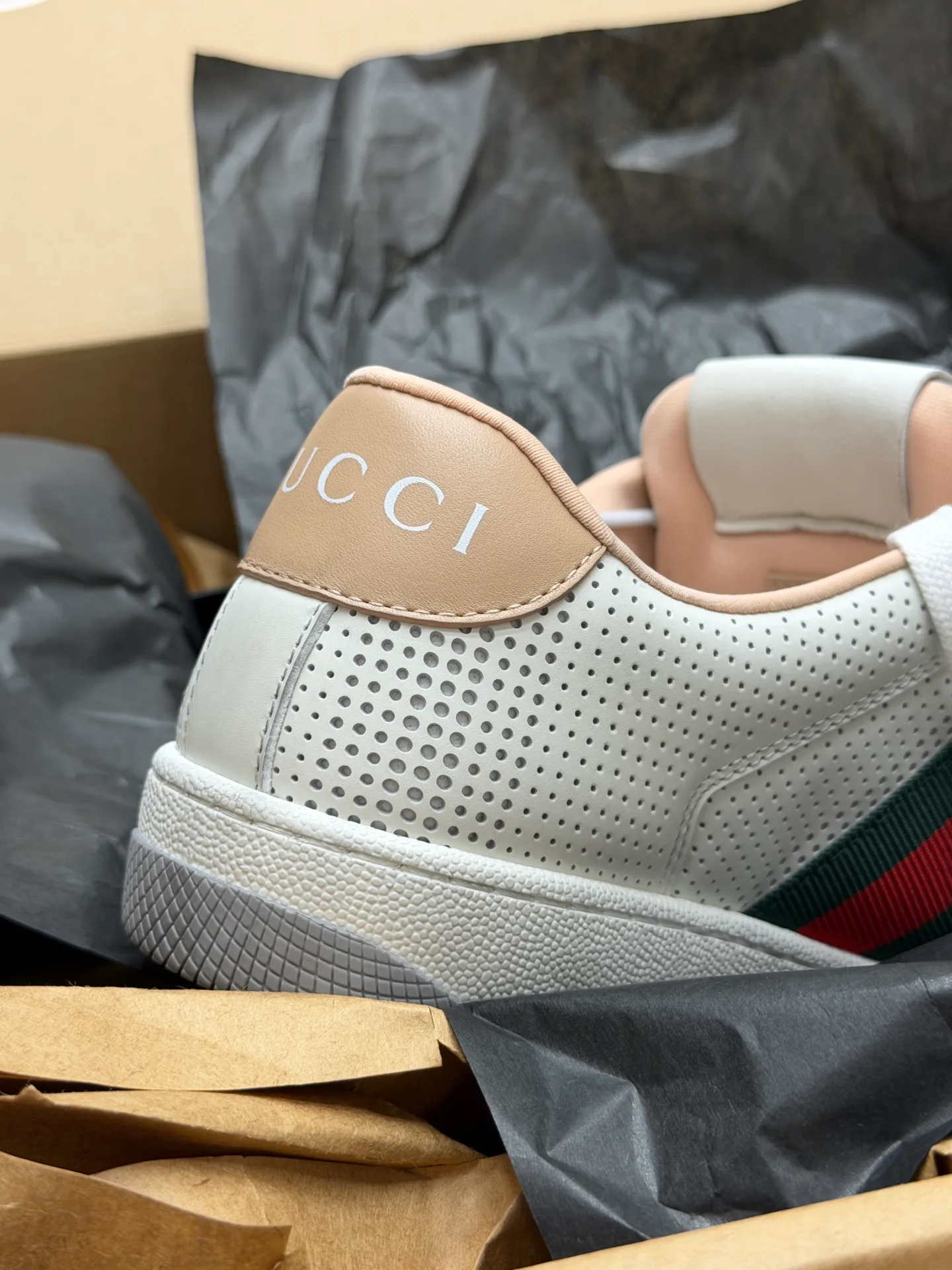 Кроссовки Женские Gucci 18995161