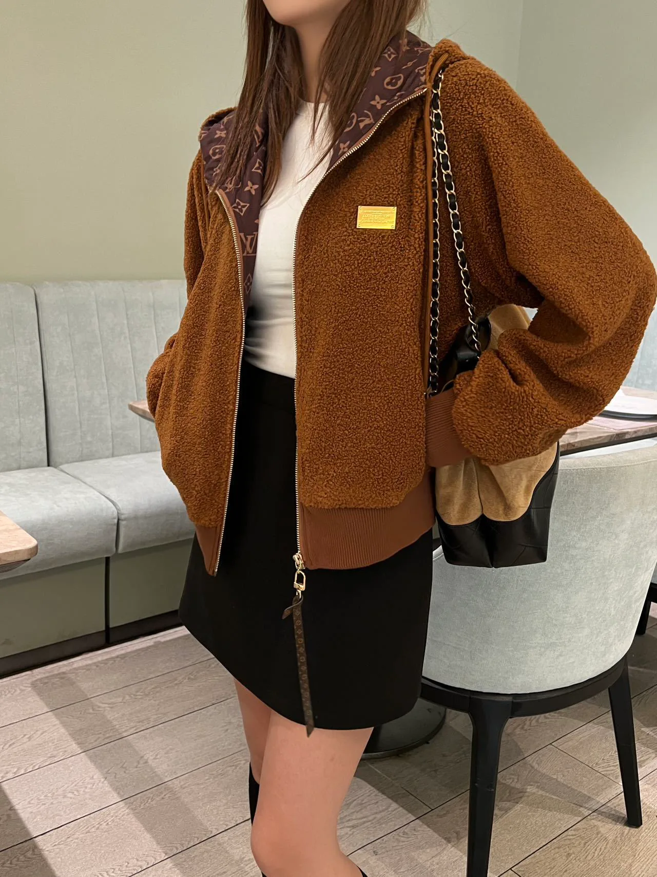 Куртки И Пуховики Женские Louis Vuitton 1675911