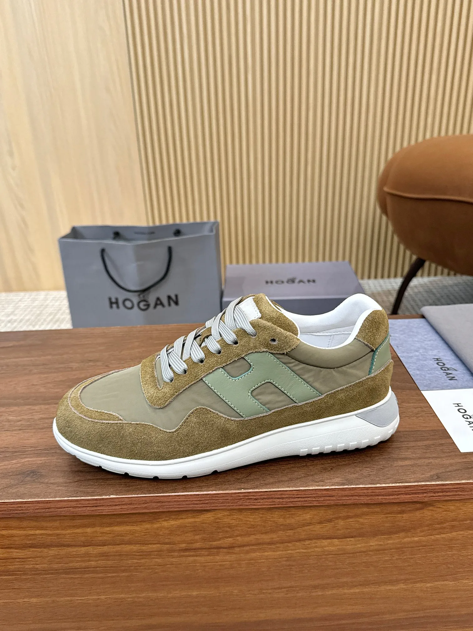 Кроссовки Женские Hogan 12835352