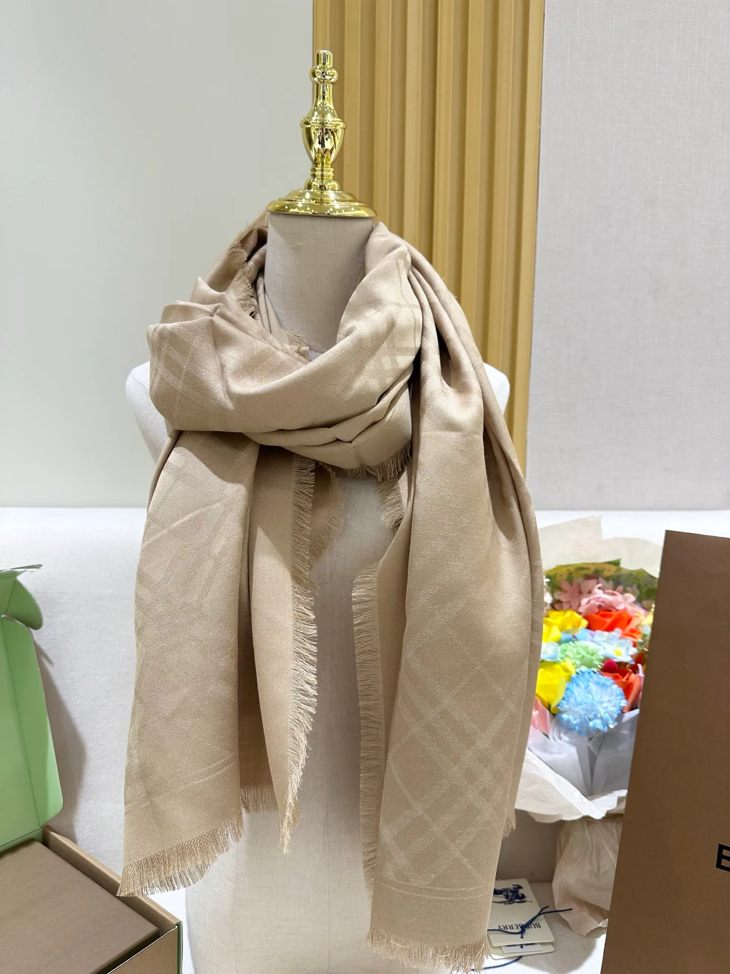 Шарфы Burberry 17916810