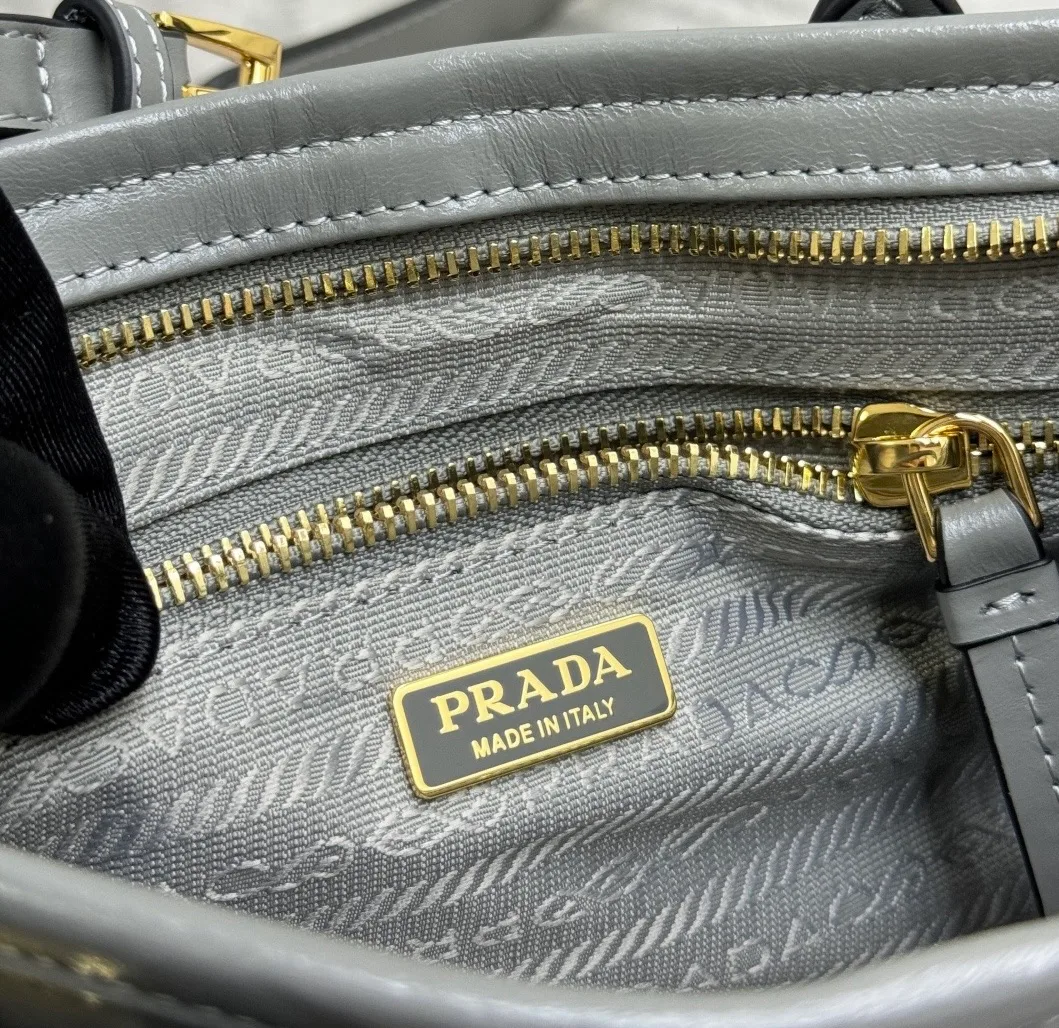 Сумки На Ремне Женские Prada 11682124