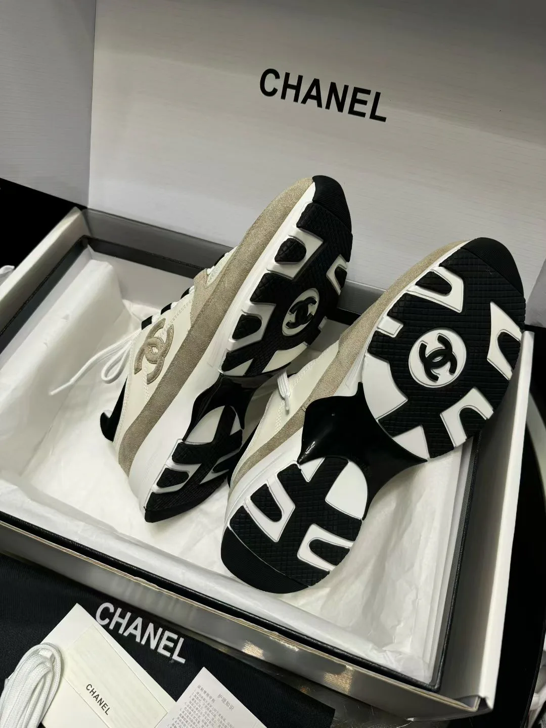 Кроссовки Женские Chanel 11879168