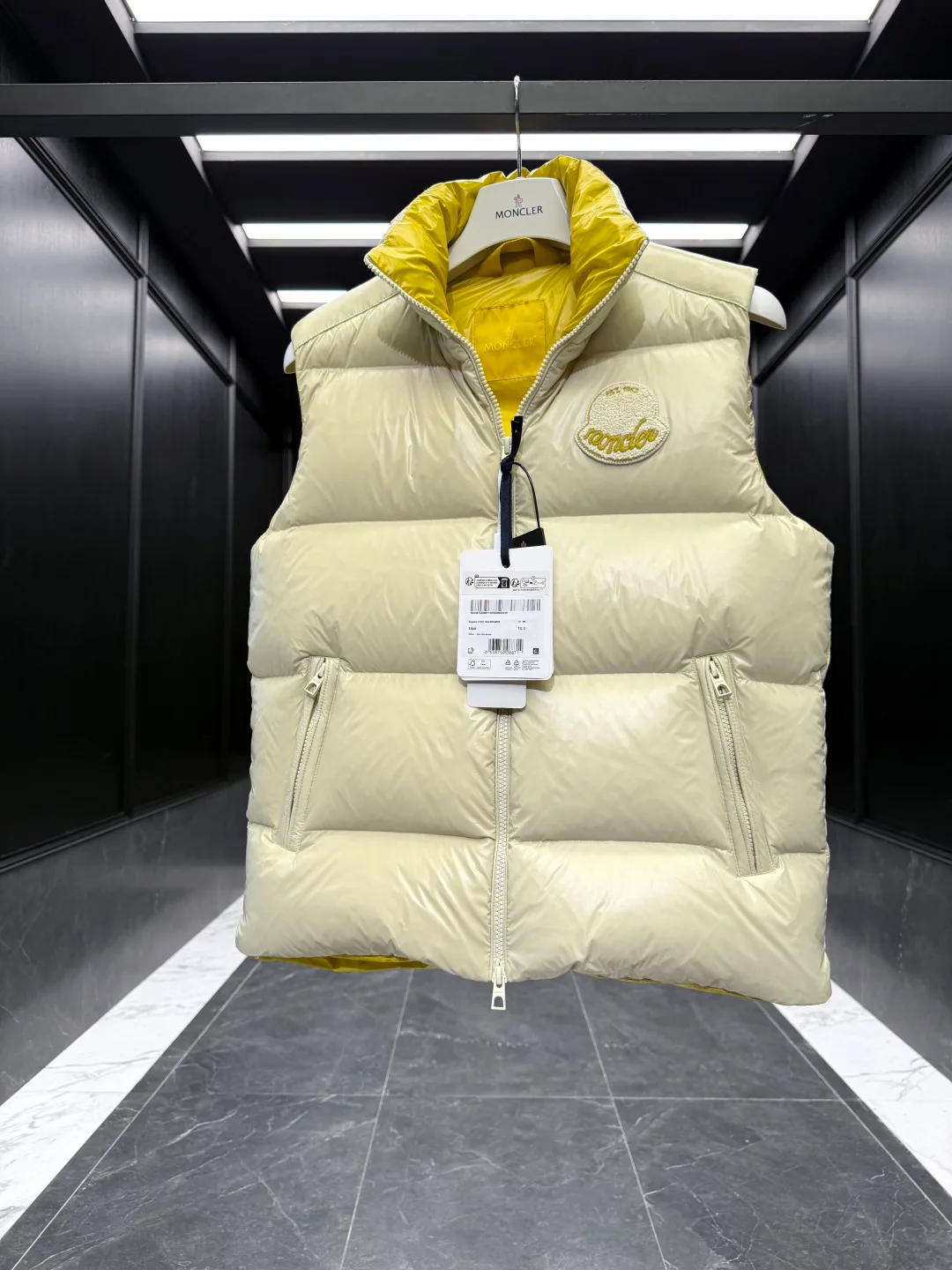 Жилеты Женские Moncler 7612026