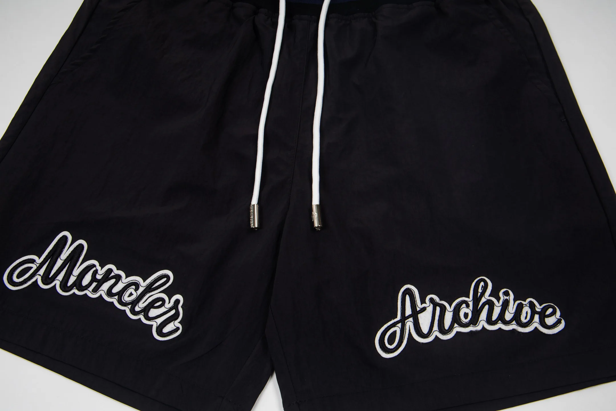 Шорты Женские Moncler 11528432