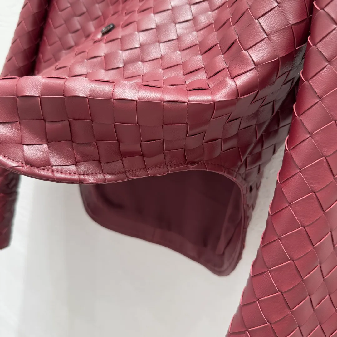 Кожаные Куртки И Дублёнки Женские Bottega Veneta 11232089