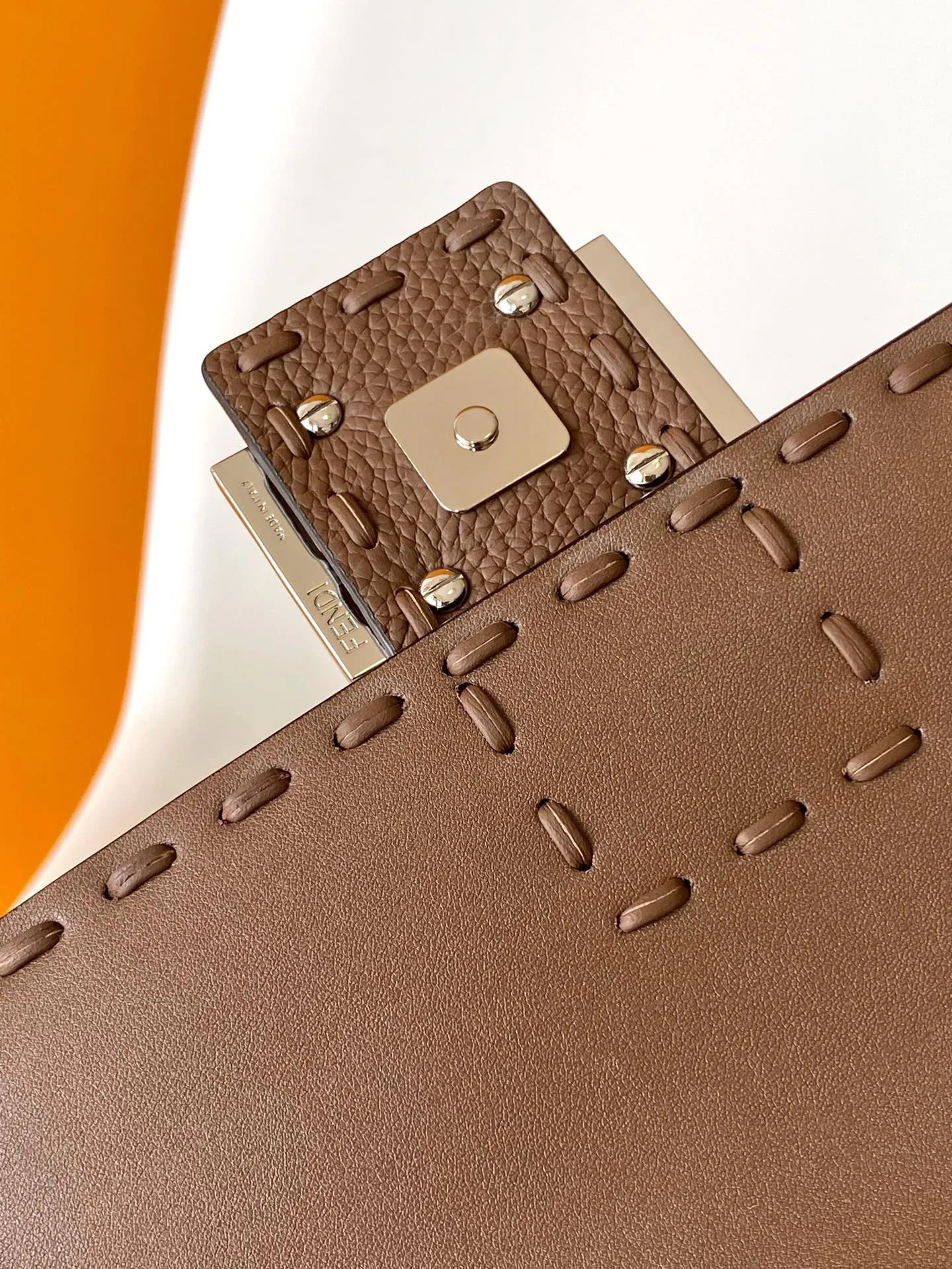 Классические Сумки Женские Fendi 12718236