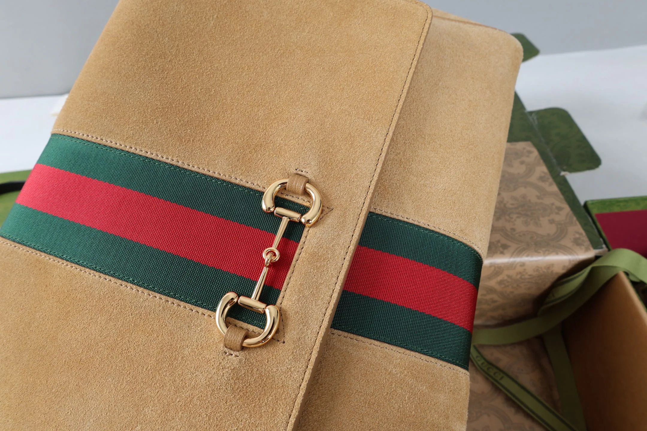 Классические Сумки Женские Gucci 18250562