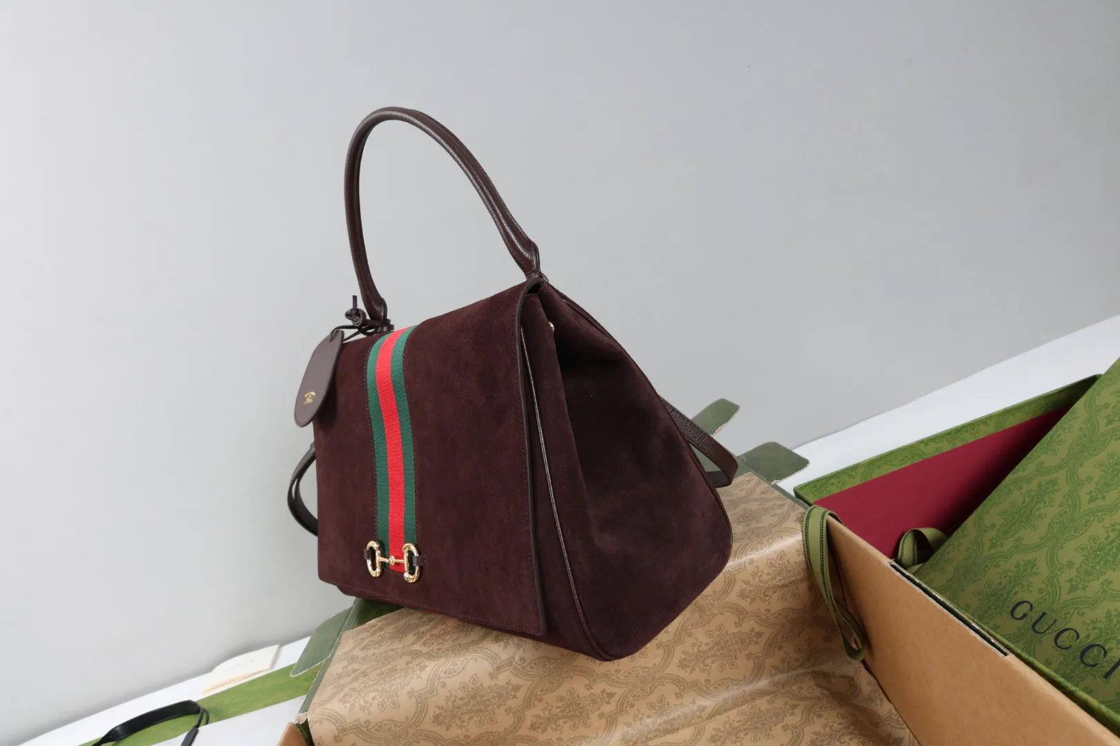 Классические Сумки Женские Gucci 18250560