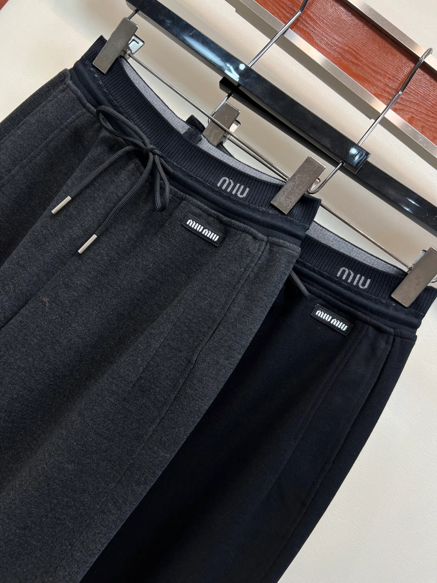 Брюки Женские Miu Miu 19037717