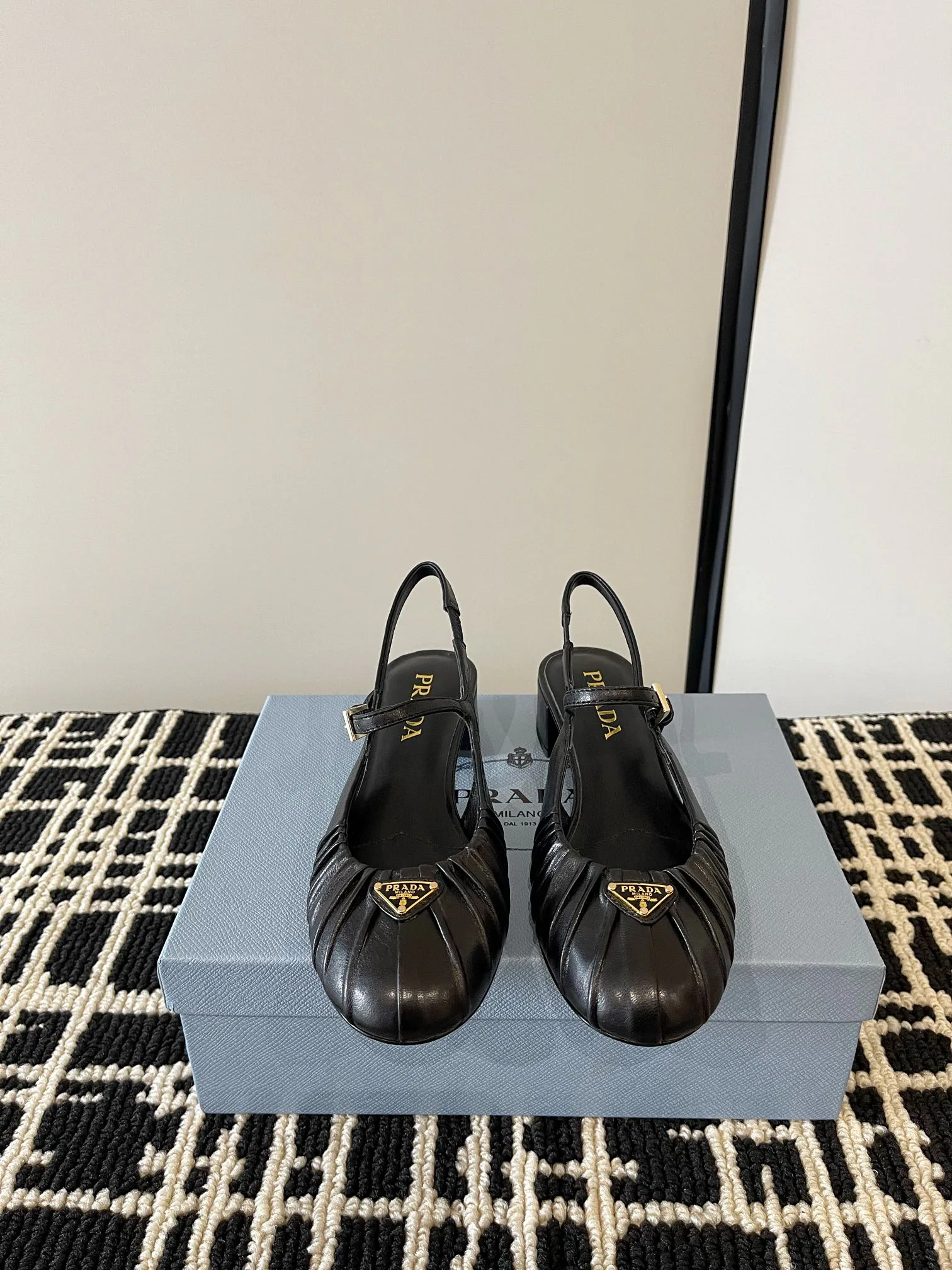 Босоножки Женские Prada 11407422