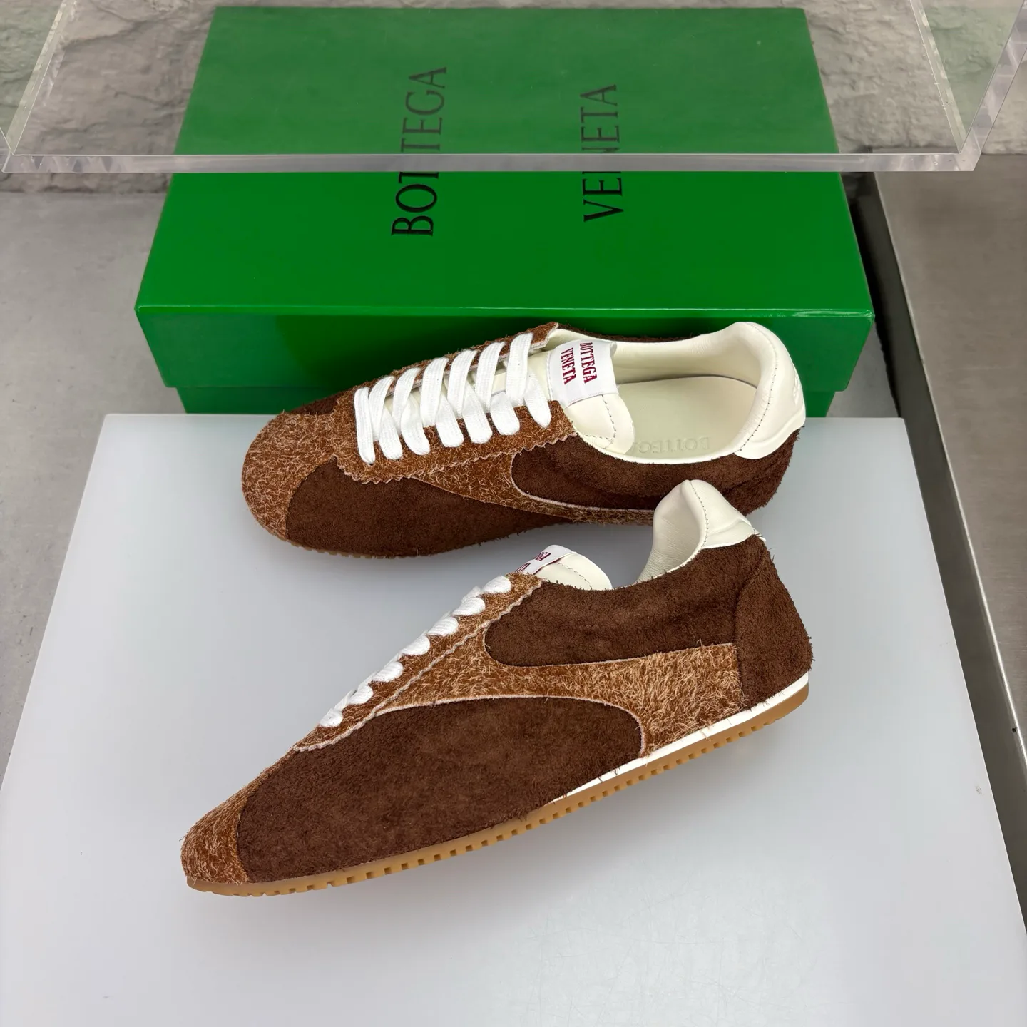 Кроссовки Женские Bottega Veneta 18351659