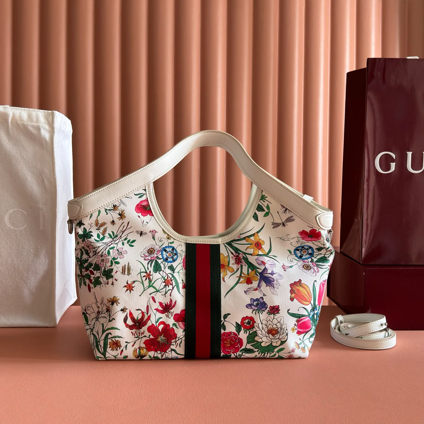 Классические Сумки Женские Gucci 18148091
