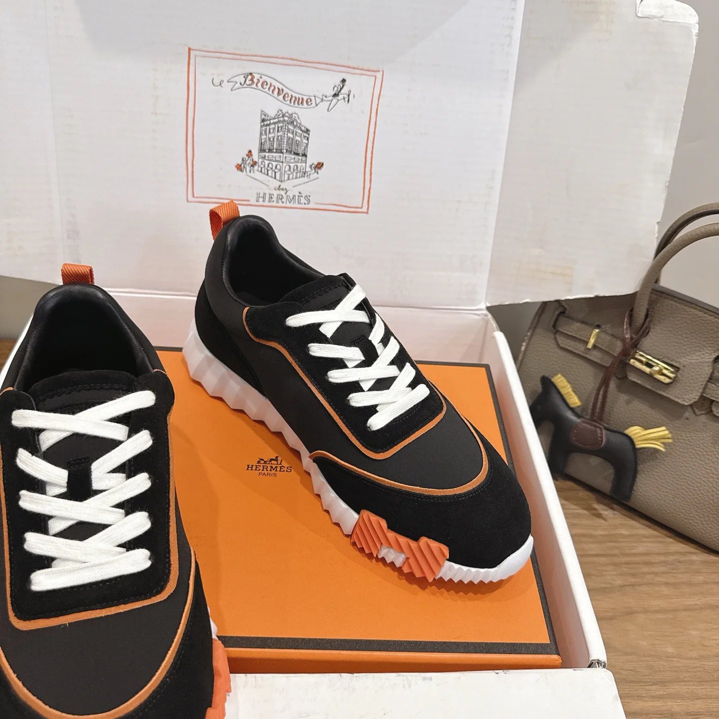 Кроссовки Женские Hermes 18729689