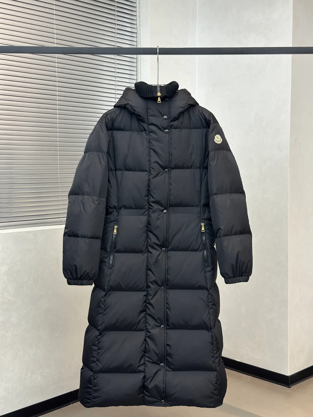 Пуховики Женские Moncler 685894