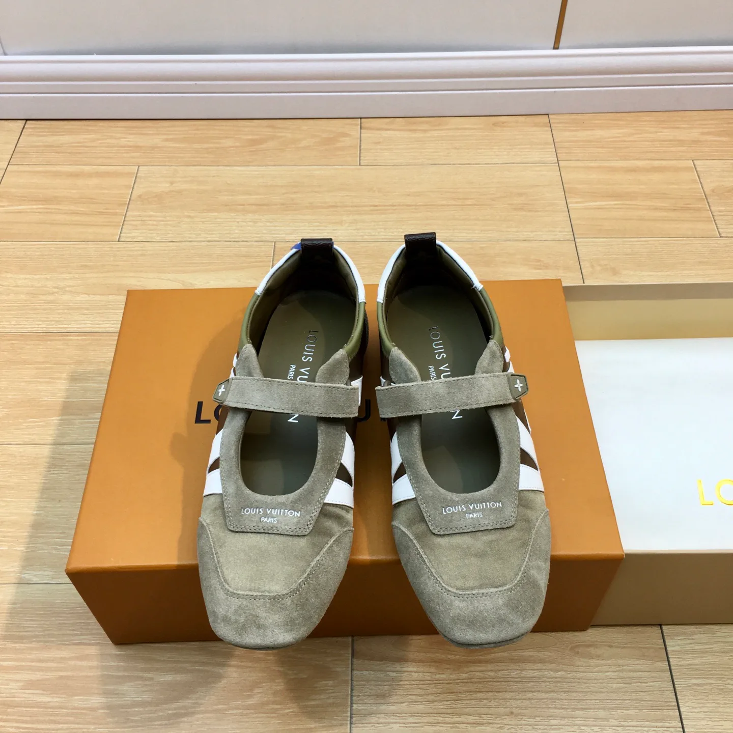Балетки Женские Louis Vuitton 11410202
