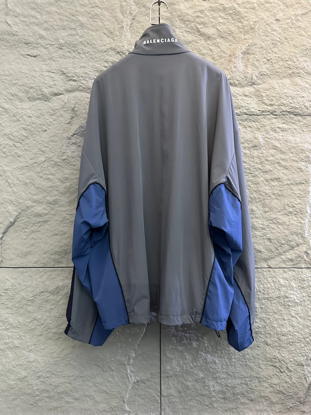 Куртки И Пуховики Женские Balenciaga 11593664