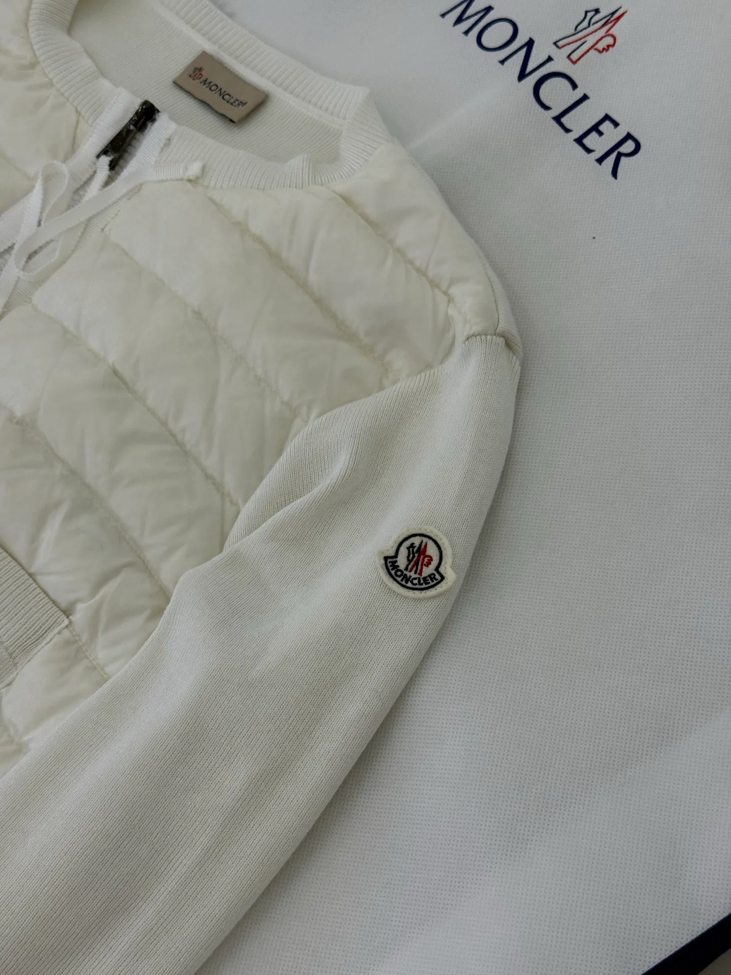 Куртки И Пуховики Женские Moncler 17122201