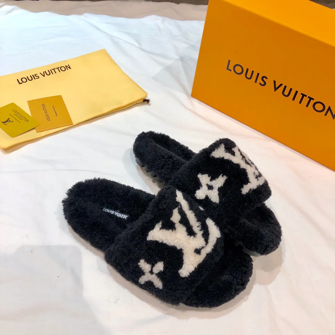 Тапочки Женские Louis Vuitton 18034624