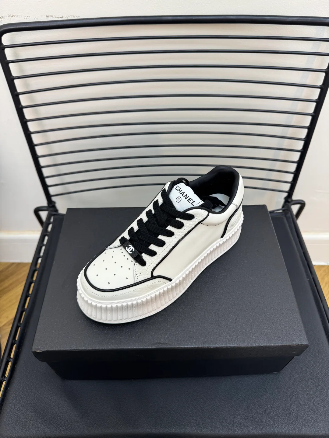 Кроссовки Женские Chanel 18025564