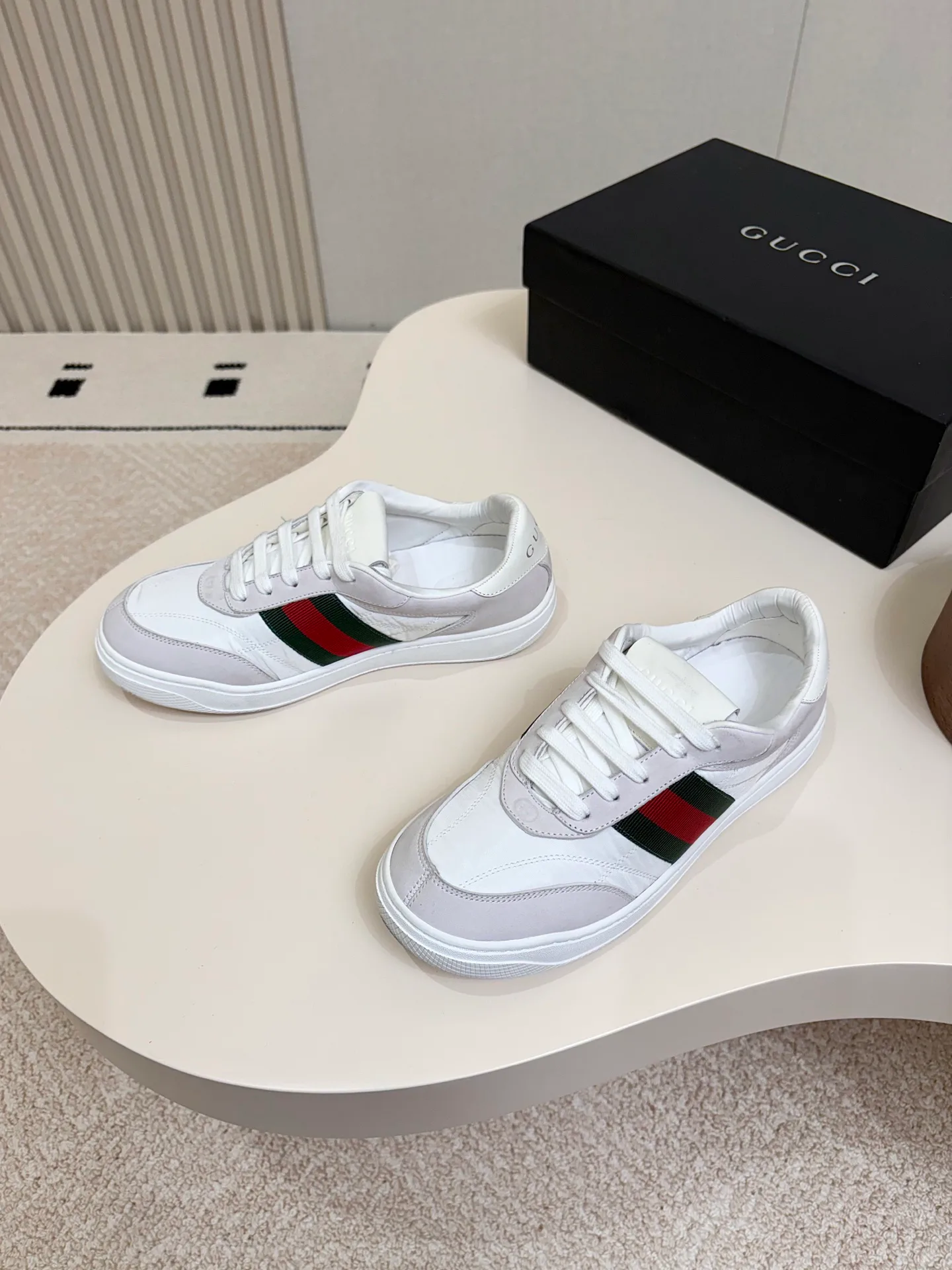Кроссовки Женские Gucci 18011331