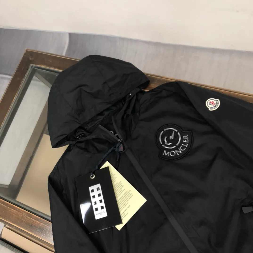 Куртки И Пуховики Женские Moncler 18741967