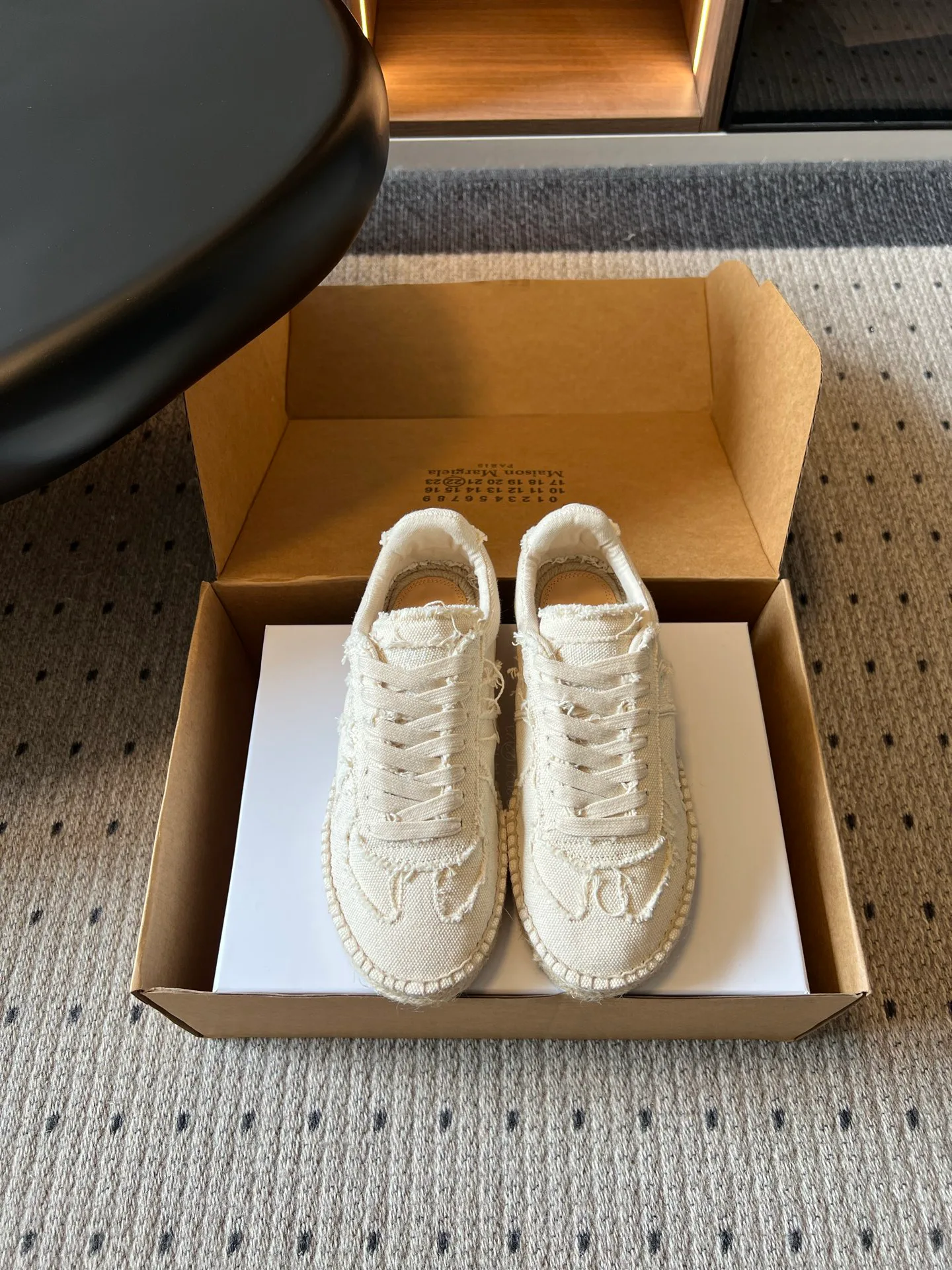 Кроссовки Женские Maison Margiela 17523651