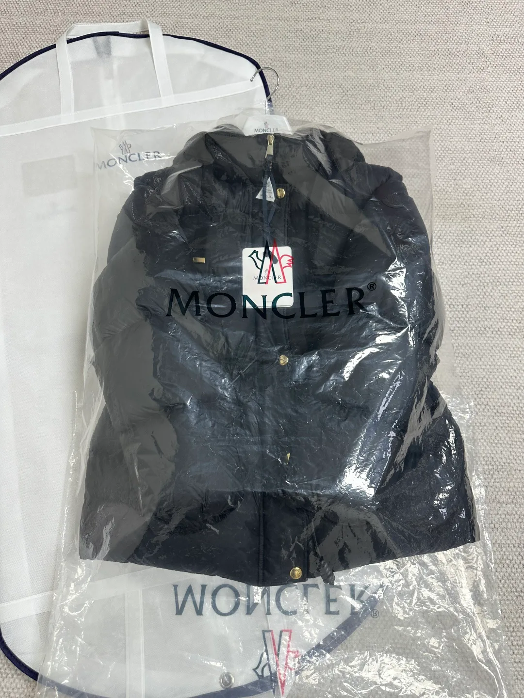 Куртки И Пуховики Женские Moncler 19654422