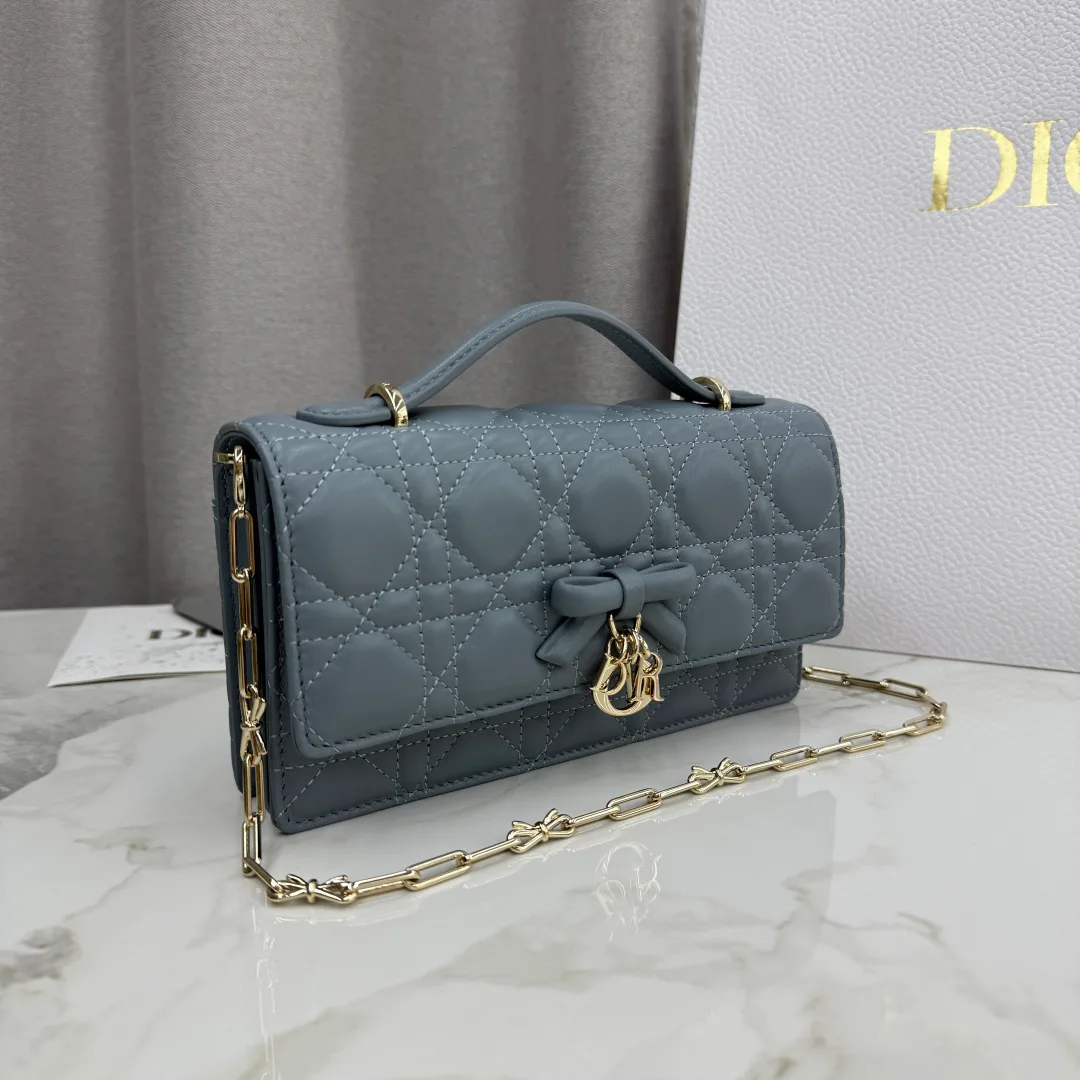 Классические Сумки Женские Christian Dior 12594773
