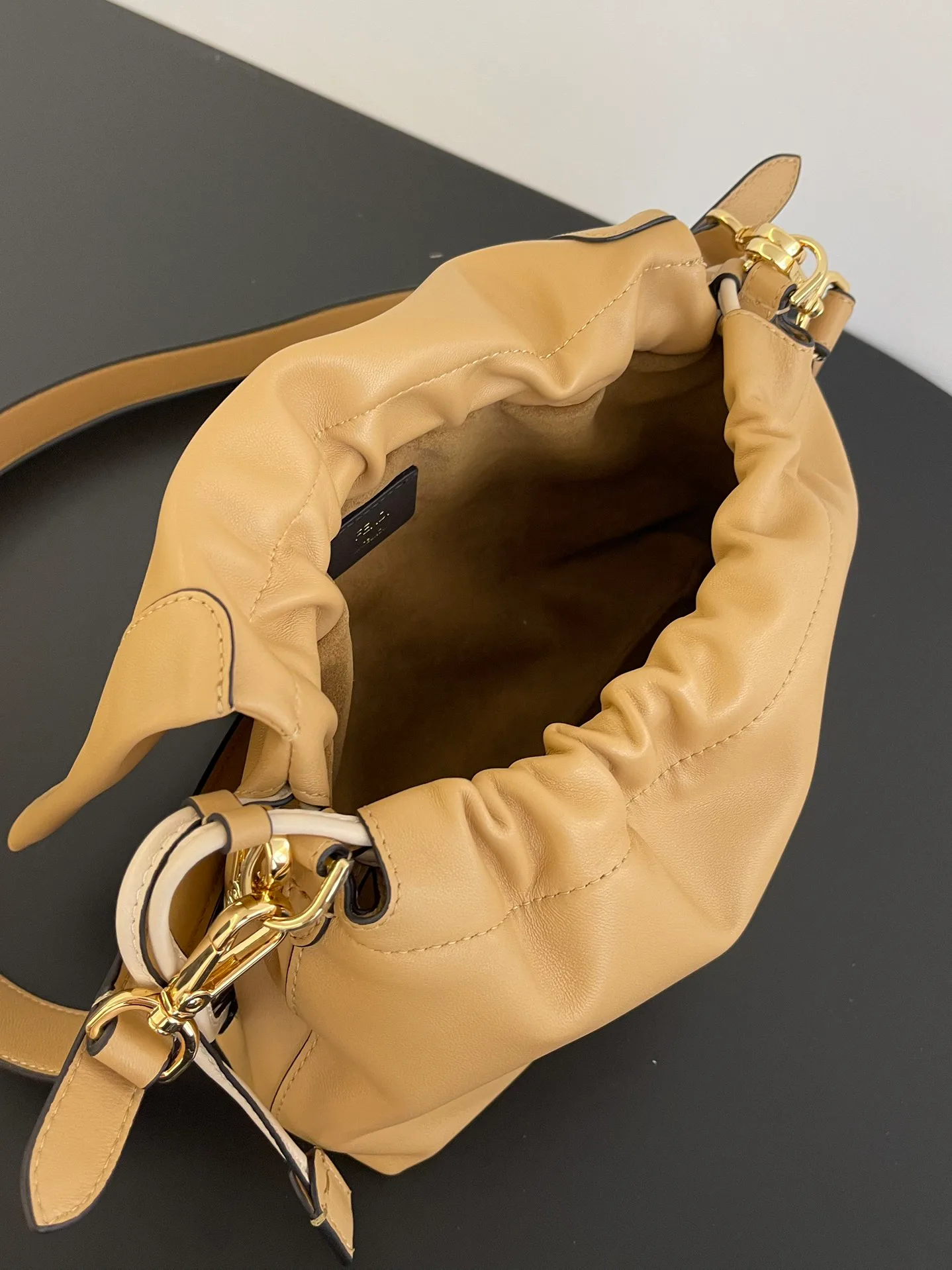 Классические Сумки Женские Fendi 13546215