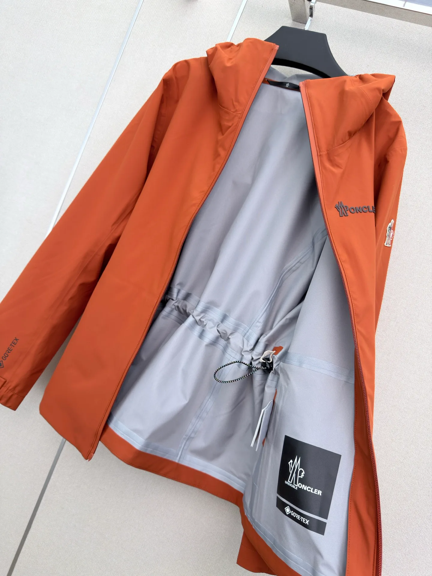 Куртки И Пуховики Женские Moncler 18501659