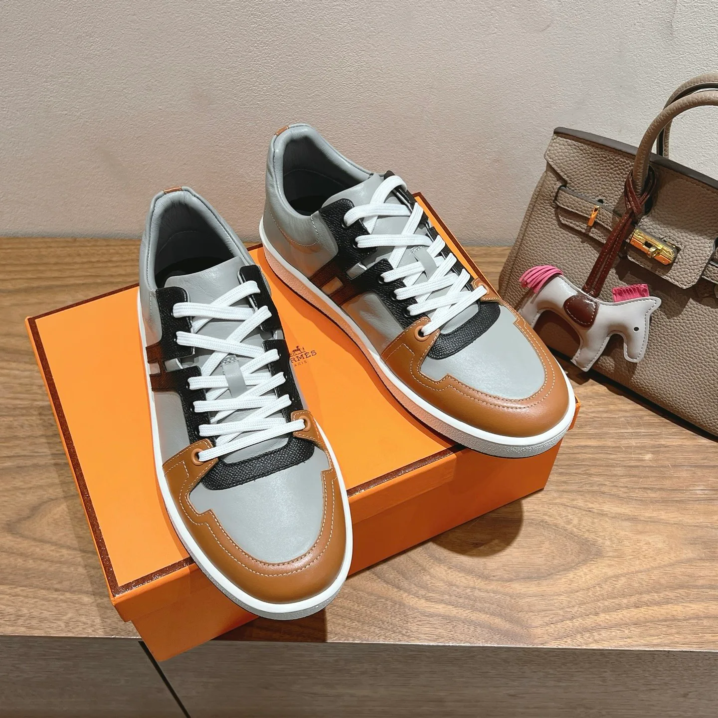 Кроссовки Женские Hermes 18729789