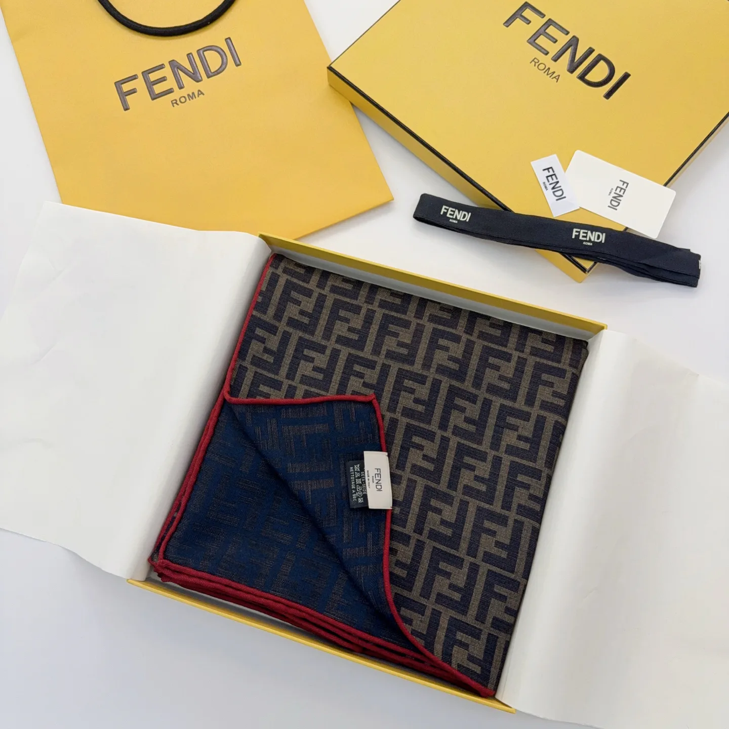 Шарфы Fendi 18287160