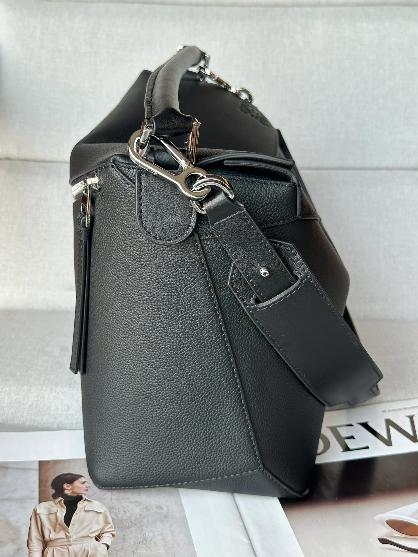 Классические Сумки Женские Loewe 18177571