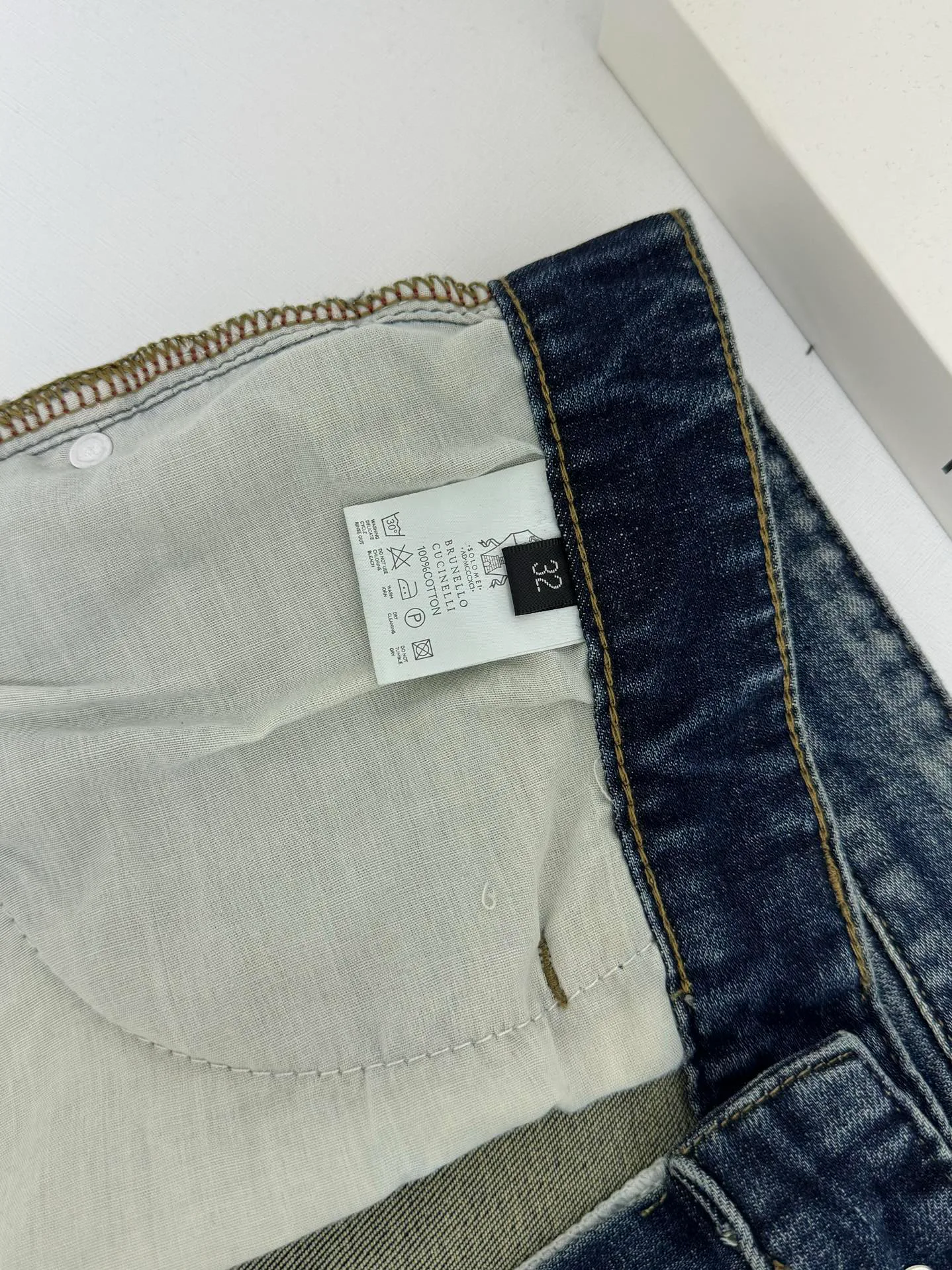 Джинсы Мужские Brunello Cucinelli 13129563