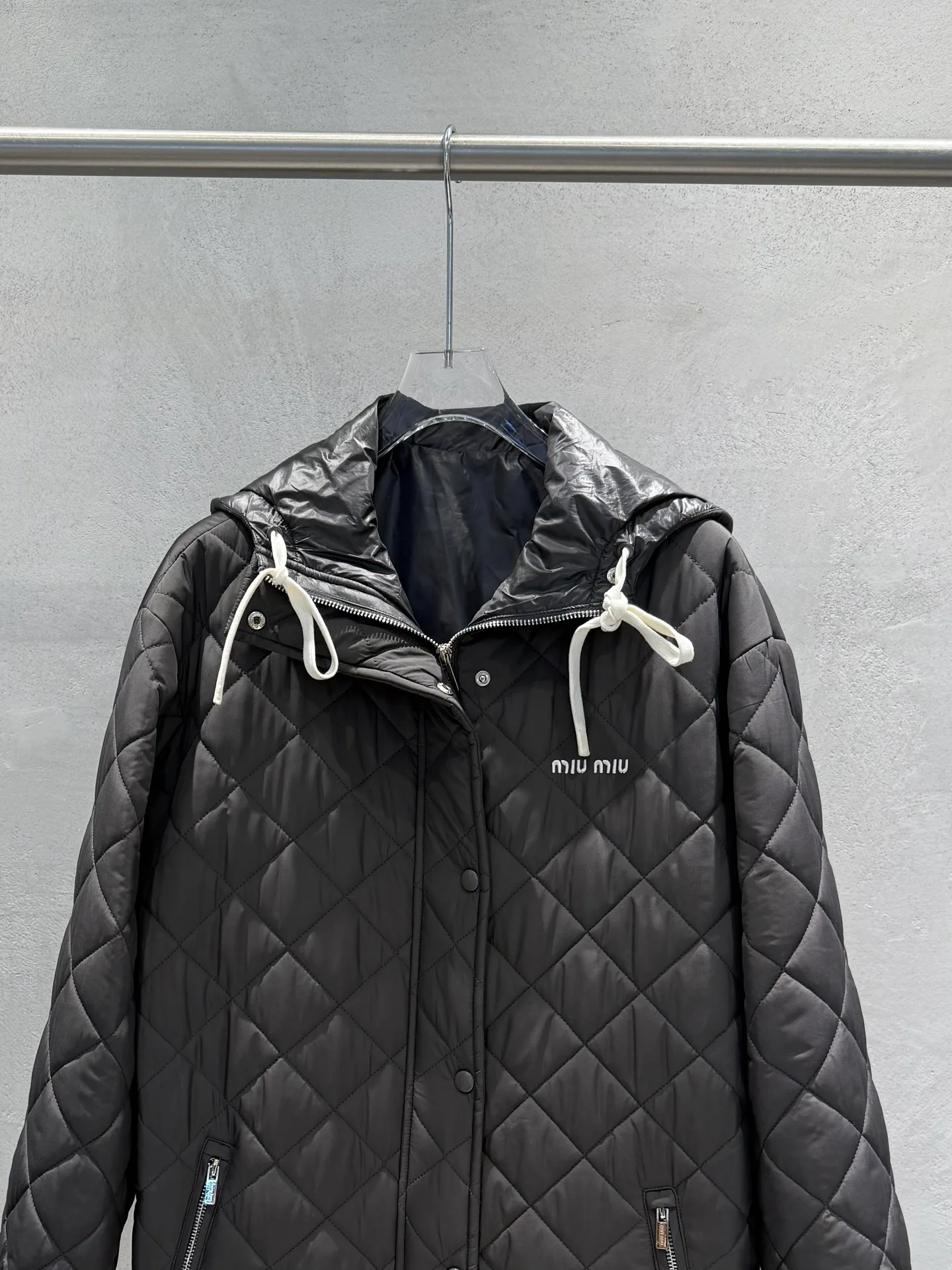 Куртки И Пуховики Женские Miu Miu 18533869